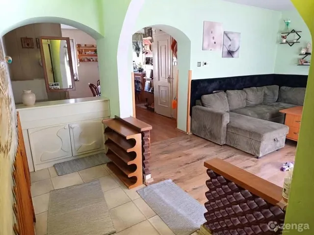 Eladó lakás Szeged, Rókus, Gyöngytyúk u. 99 nm