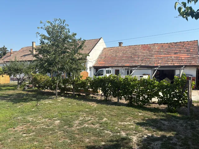Eladó ház Szigetmonostor 120 nm