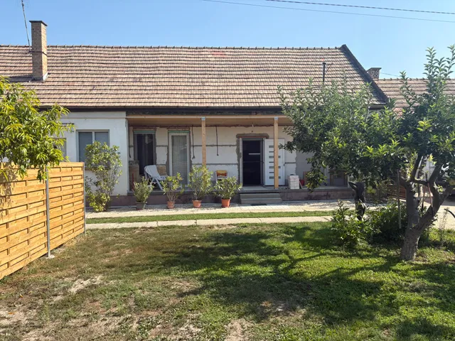 Eladó ház Szigetmonostor 120 nm