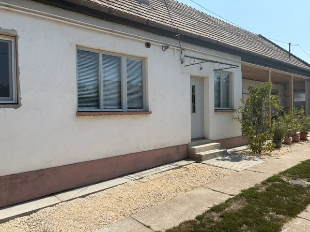 Eladó ház Szigetmonostor 60 nm