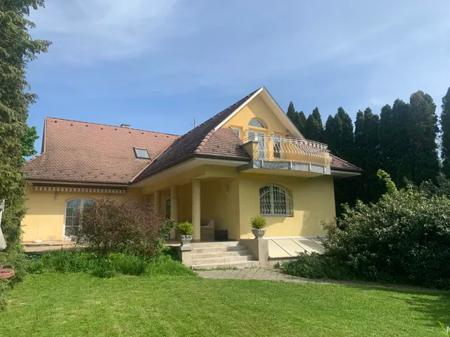 Eladó ház Leányfalu 410 nm