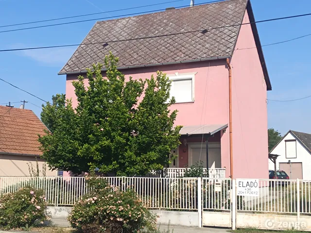 Eladó ház Ács 150 nm