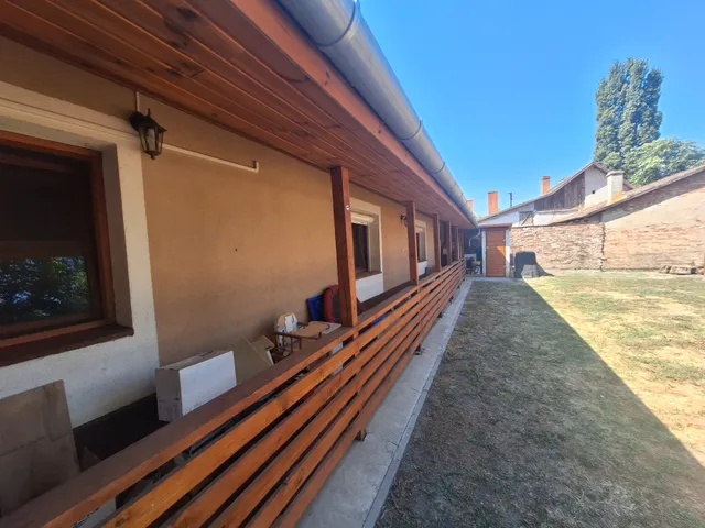 Eladó ház Hódmezővásárhely, Susán, Hold utca 109 nm