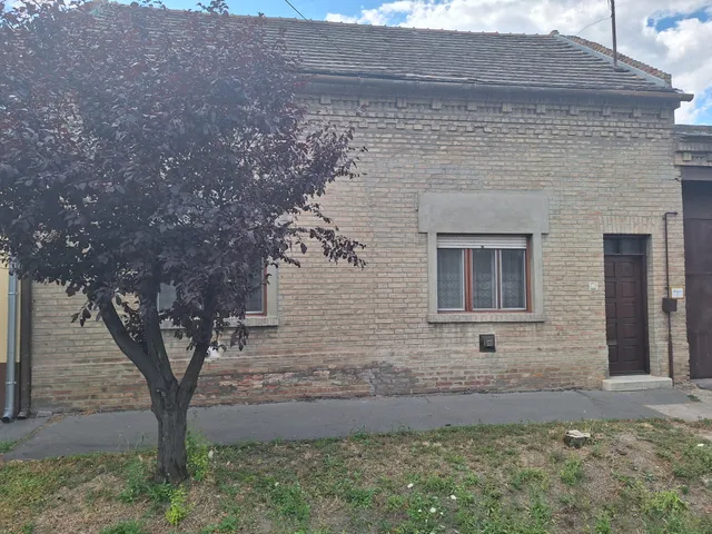 Eladó ház Hódmezővásárhely, Belváros, Gyulai utca 220 nm