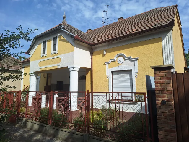 Eladó ház Hódmezővásárhely, Béketelep 141 nm