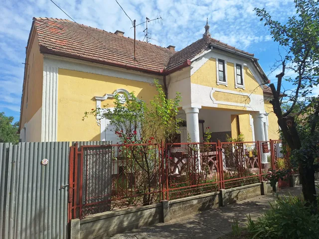 Eladó ház Hódmezővásárhely, Béketelep, Kutasi út 141 nm