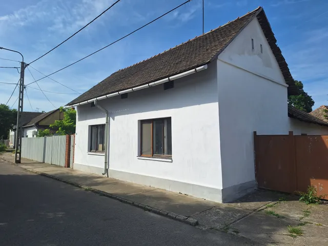 Eladó ház Hódmezővásárhely, Tarján, Szőlő utca 85 nm