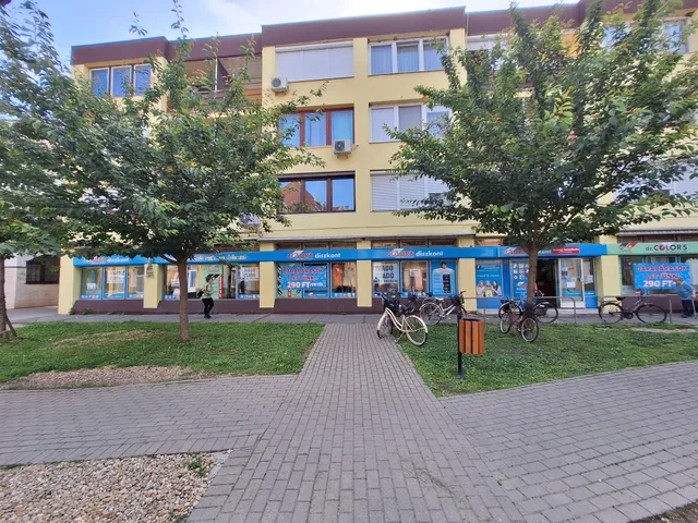 Eladó kereskedelmi és ipari ingatlan Hódmezővásárhely, Belváros 261 nm