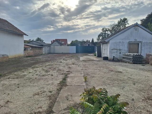 Eladó telek Mindszent 715 nm