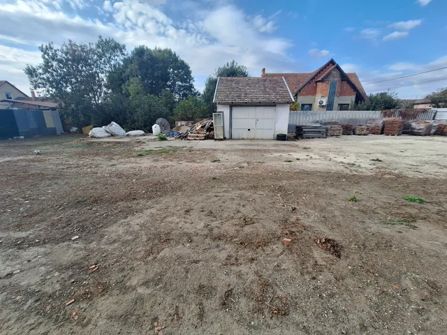 Eladó telek Mindszent, Szent István utca 715 nm