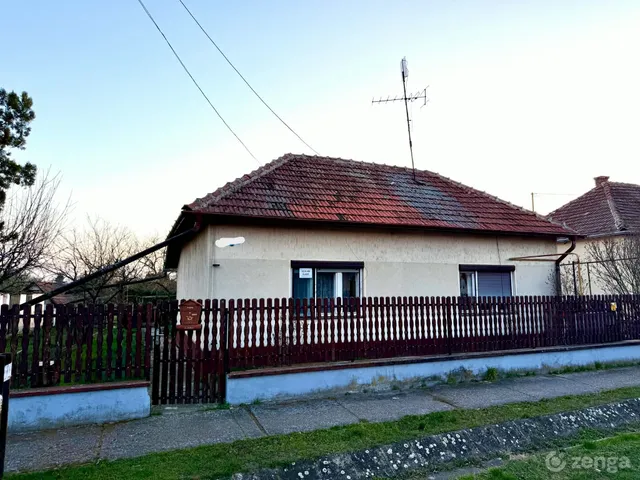 Eladó ház Tószeg 100 nm