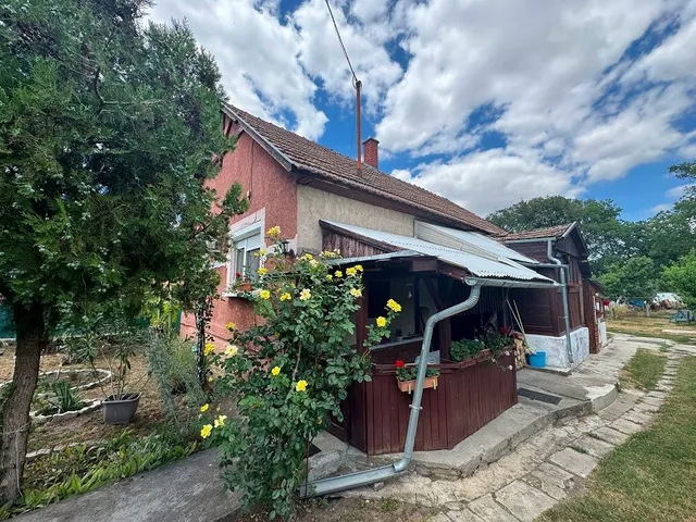 Eladó ház Aba, Belsőbáránd 90 nm