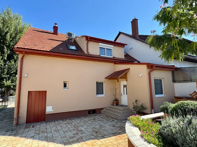 Eladó ház Székesfehérvár, Maroshegy 178 nm