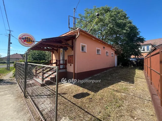 Eladó kereskedelmi és ipari ingatlan Berettyóújfalu 30 nm
