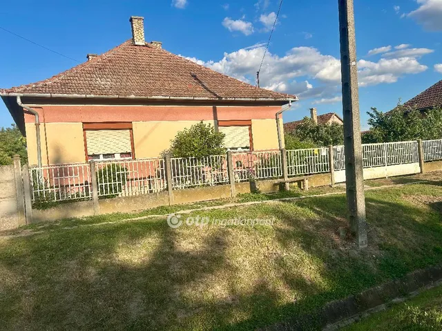 Eladó ház Mezősas 86 nm