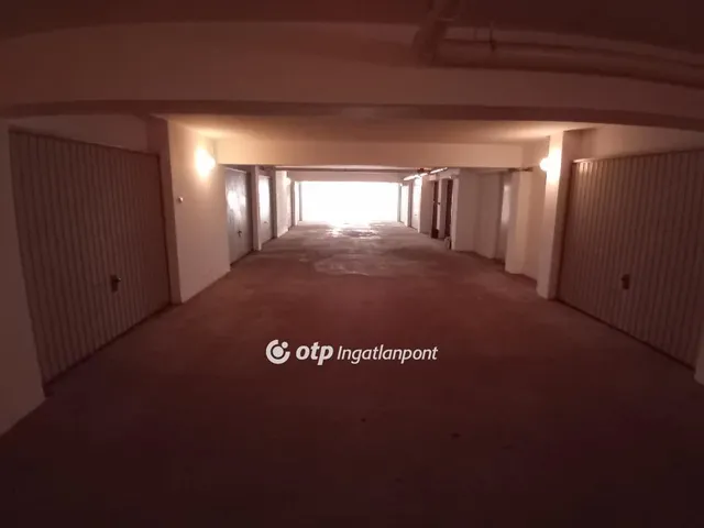 Eladó garázs Debrecen 17 nm