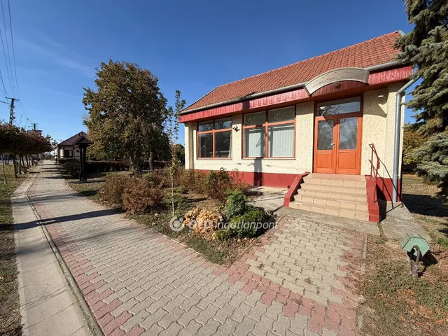 Eladó ház Zsáka 48 nm
