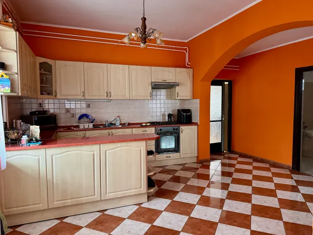 Eladó ház Budapest XVIII. kerület, Újpéteritelep 180 nm