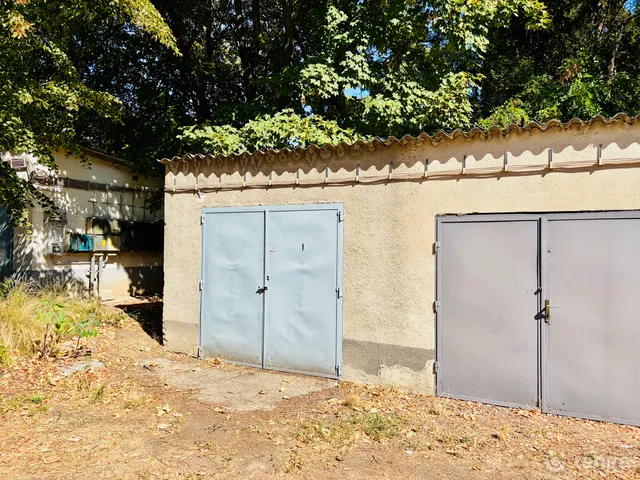 Eladó garázs Budapest XI. kerület, Sasad-Sashegy XI. ker. 18 nm
