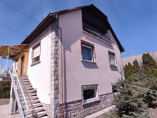 Eladó ház Tápiószele 70 nm