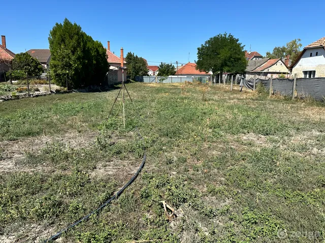 Eladó telek Kalocsa, Budai Nagy Antal utca 37 1108 nm