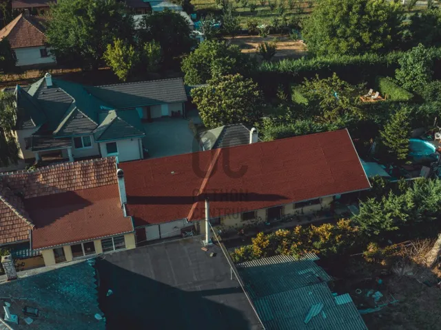 Eladó ház Csomád 230 nm
