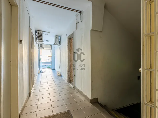 Eladó kereskedelmi és ipari ingatlan Dunakeszi 256 nm