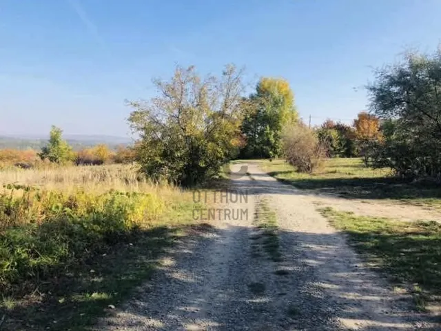 Eladó telek Vác 2387 nm