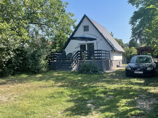 Eladó üdülő és hétvégi ház Veresegyház, Tópart 69 nm