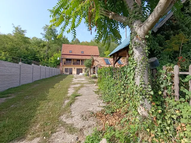 Eladó ház Bátonyterenye 180 nm