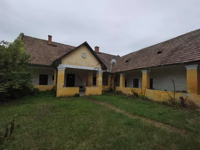 Eladó ház Érsekvadkert 250 nm