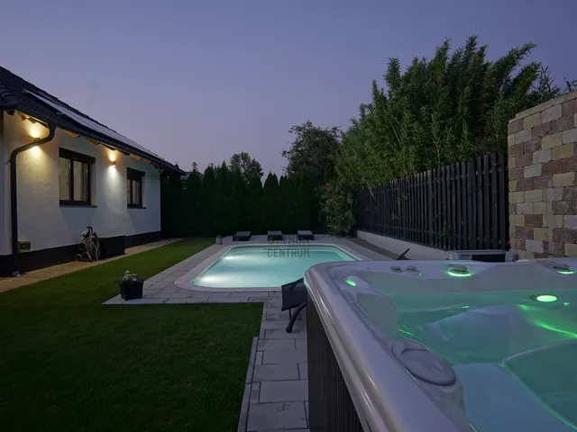 Eladó ház Dunakeszi 290 nm