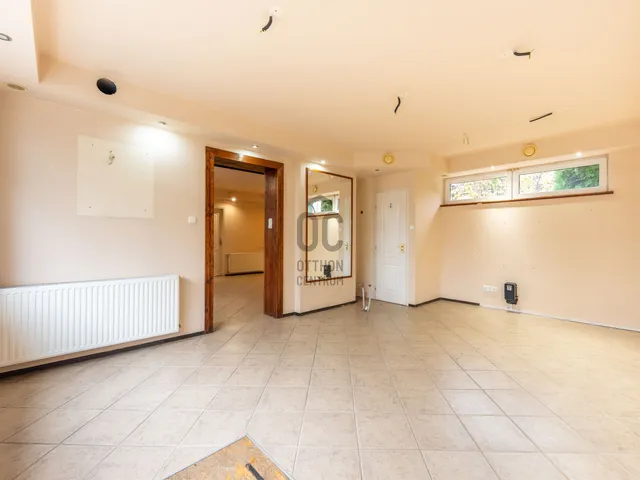 Eladó kereskedelmi és ipari ingatlan Budapest XV. kerület, Rákospalota 53 nm