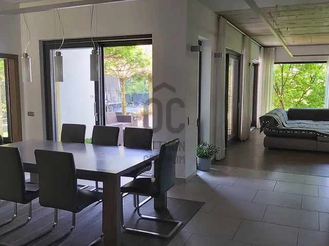 Kiadó ház Szada 340 nm