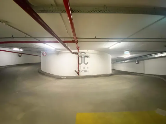 Eladó garázs Budapest VI. kerület 10 nm