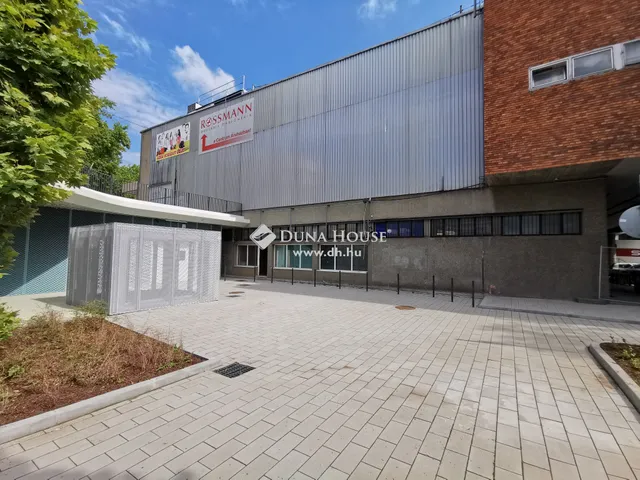 Kiadó kereskedelmi és ipari ingatlan Tatabánya, Újváros 950 nm