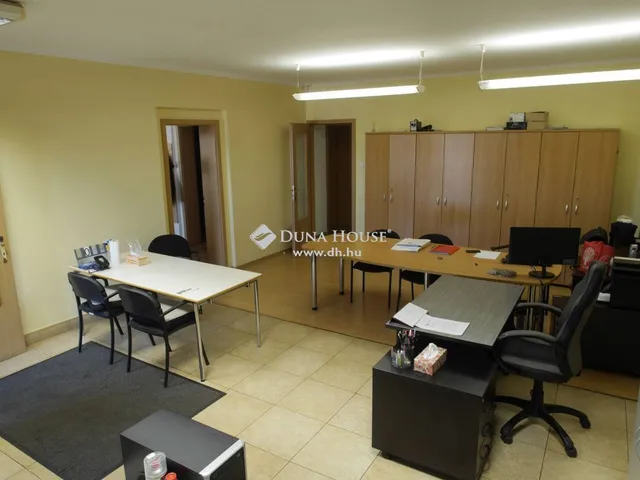 Eladó kereskedelmi és ipari ingatlan Tatabánya 11000 nm