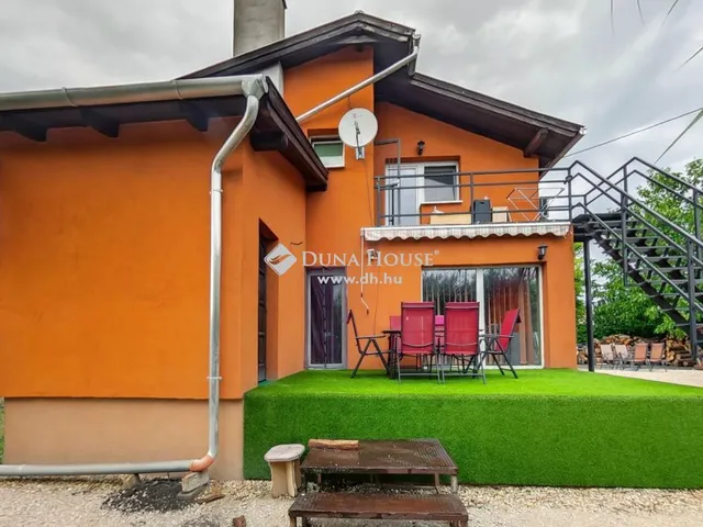 Eladó ház Almásfüzitő 158 nm