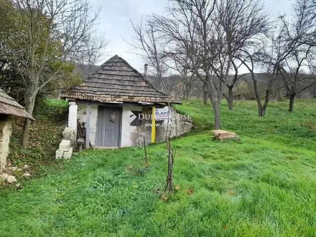 Eladó telek Héreg 1676 nm