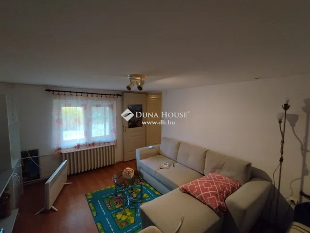 Eladó nyaraló Környe 120 nm