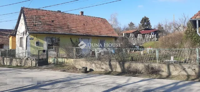Eladó ház Tinnye 41 nm
