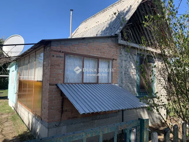 Eladó nyaraló Oroszlány 47 nm