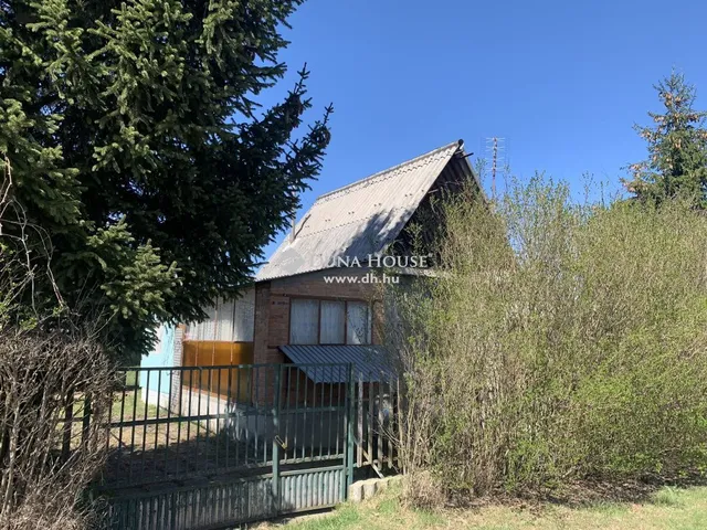 Eladó nyaraló Oroszlány 47 nm