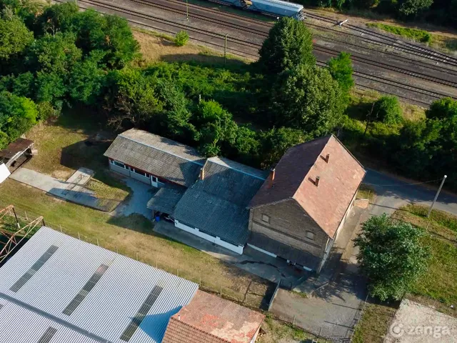 Eladó kereskedelmi és ipari ingatlan Bonyhád 400 nm
