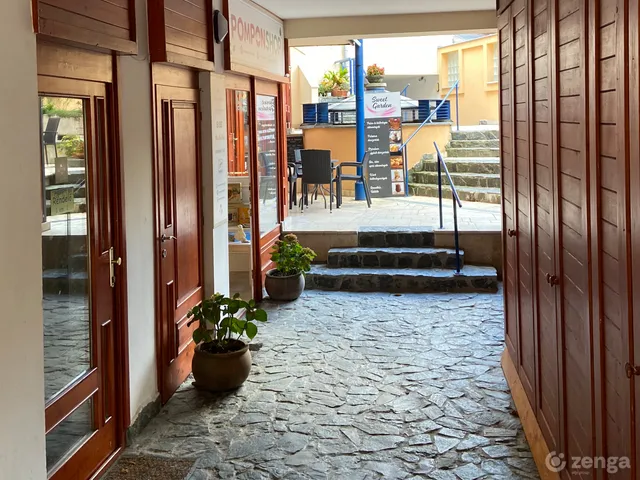 Eladó kereskedelmi és ipari ingatlan Szentendre, Belváros, Dumtsa Jenő utca 13. 15 nm