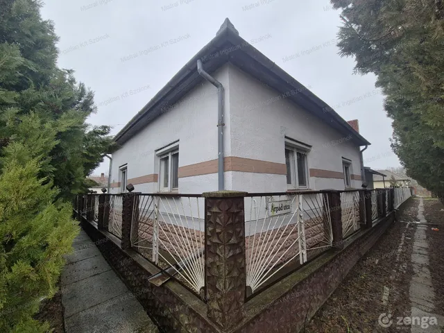Eladó ház Tiszapüspöki 87 nm