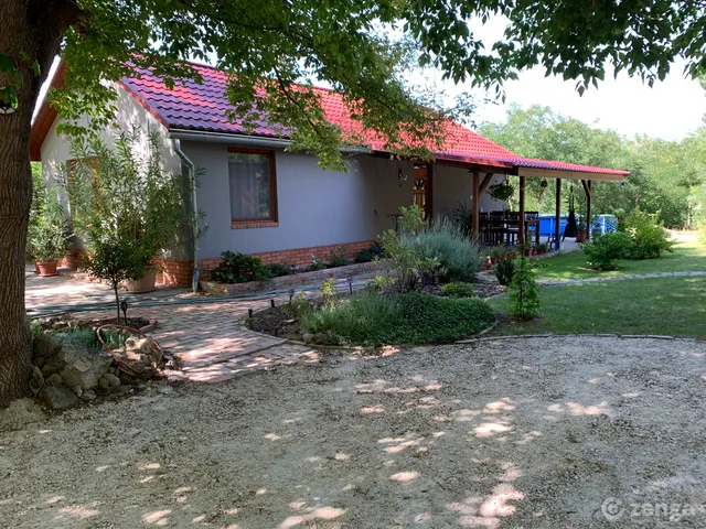 Eladó mezőgazdasági ingatlan Ágasegyháza 72 nm