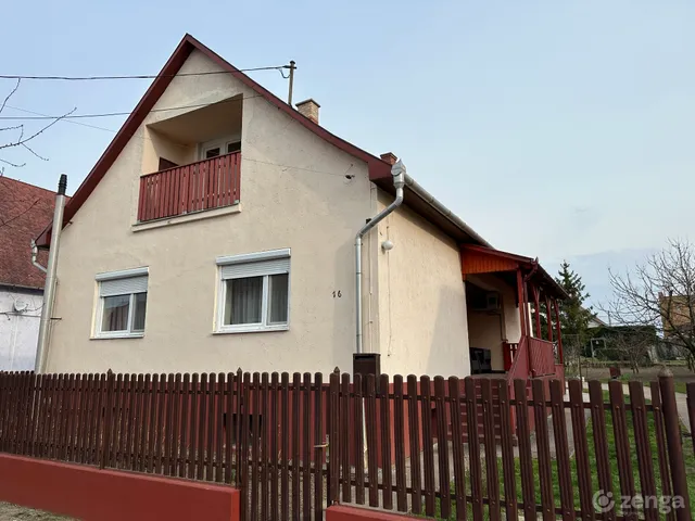 Eladó ház Polgár 140 nm