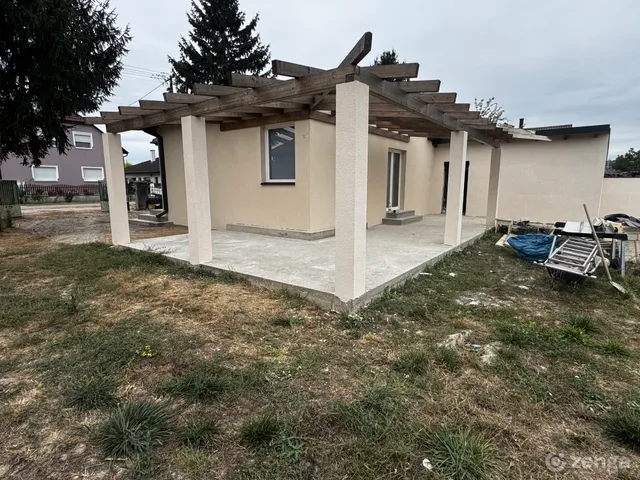 Eladó ház Győrladamér 90 nm