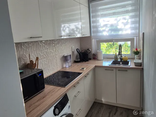 Eladó lakás Szolnok, Széchenyi-lakótelep 54 nm